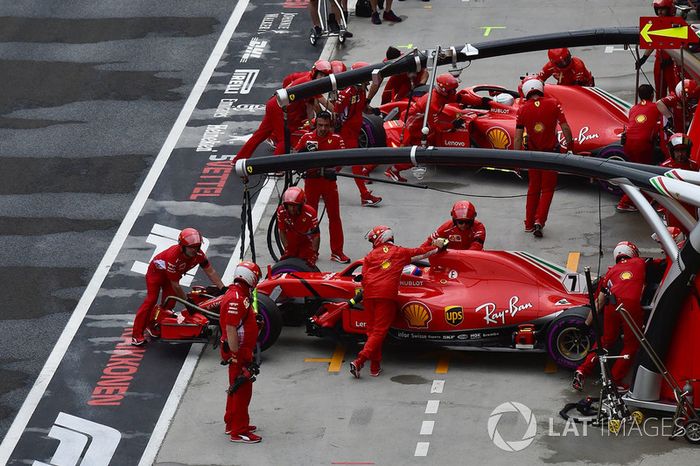 Kimi Raikkonen, Ferrari SF71H y Sebastian Vettel, Ferrari SF71H