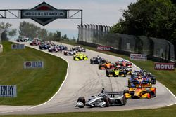 Josef Newgarden, Team Penske Chevrolet leads at the start