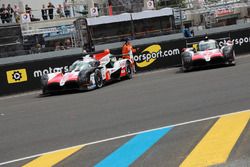 #8 Toyota Gazoo Racing Toyota TS050: Sébastien Buemi, Kazuki Nakajima, Fernando Alonso, #7 Toyota Gazoo Racing Toyota TS050: Mike Conway, Kamui Kobayashi, Jose Maria Lopez