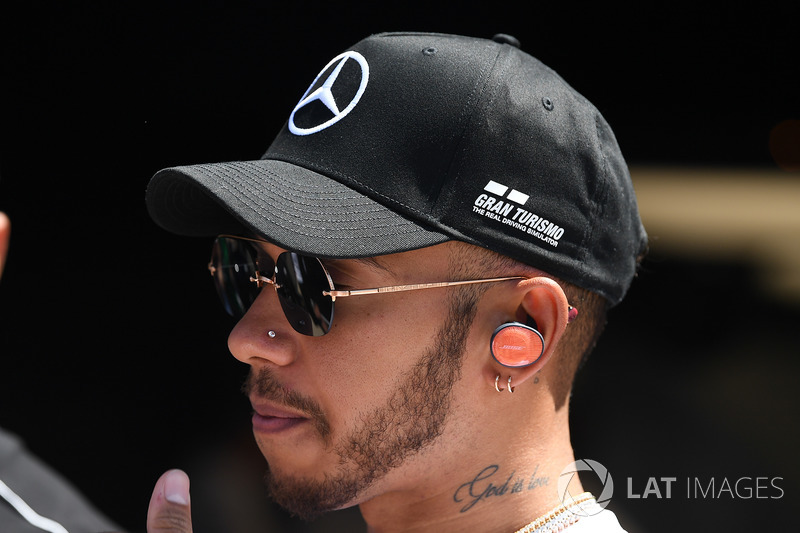 Lewis Hamilton: “Estou muito grato por ter terminado. Estou muito feliz, porque, de repente, fiquei sem potência no início. O meu motor estava acima da temperatura e eu não conseguia diminuí-la”