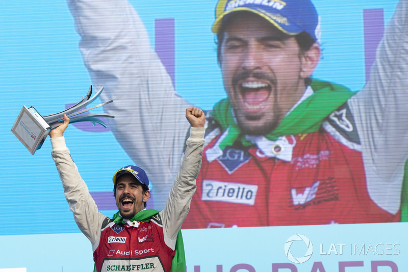 16: Lucas di Grassi - Formula E ikincisi, Stock Car Brasil yarış galibi
