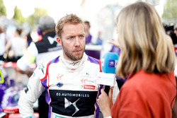 Sam Bird, DS Virgin Racing, parla con Nicki Shields