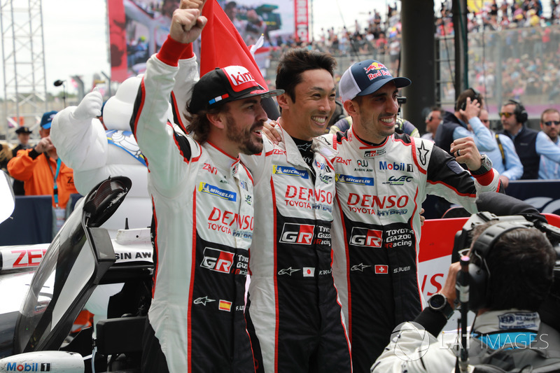 Winners #8 Toyota Gazoo Racing Toyota TS050: Sébastien Buemi, Kazuki Nakajima, Fernando Alonso