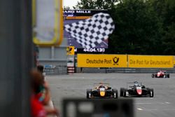 Race winner Dan Ticktum, Motopark Dallara F317 - Volkswagen