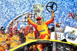 Joey Logano, Team Penske, Ford Fusion Shell Pennzoil celebrates his win in Victory Lane