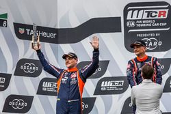 Podio: il secondo classificato Norbert Michelisz, BRC Racing Team Hyundai i30 N TCR