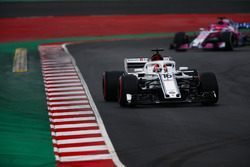 Charles Leclerc, Sauber C37, Esteban Ocon, Force India VJM11
