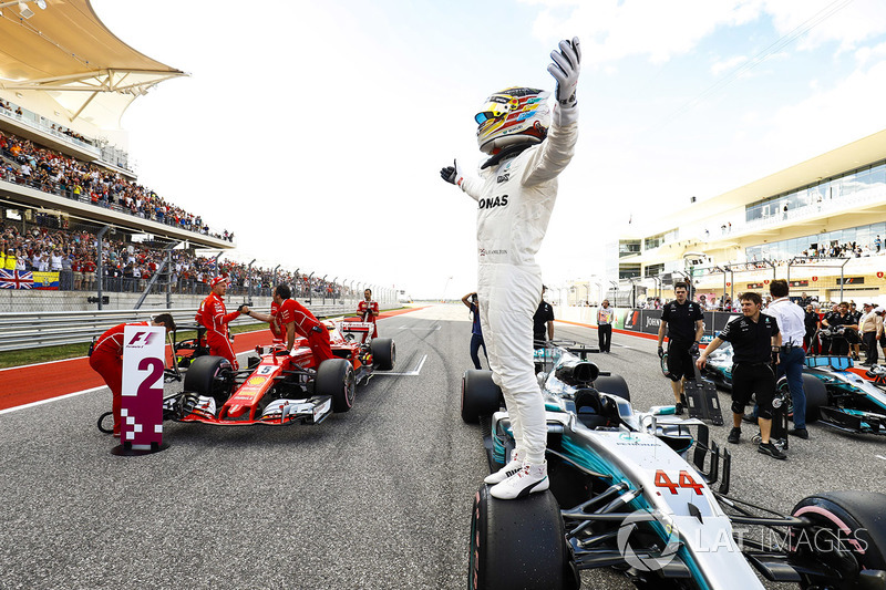 Ganador de la pole Lewis Hamilton, Mercedes AMG F1 W08