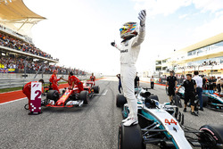 Il poleman Lewis Hamilton, Mercedes AMG F1 W08