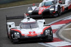 #2 Porsche Team Porsche 919 Hybrid: Timo Bernhard, Earl Bamber, Brendon Hartley