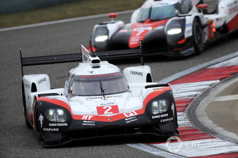 #2 Porsche Team Porsche 919 Hybrid: Timo Bernhard, Earl Bamber, Brendon Hartley