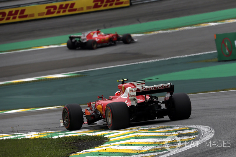 Kimi Raikkonen, Ferrari SF70H e Sebastian Vettel, Ferrari SF70H