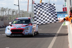 Race winner Gabriele Tarquini, BRC Racing Team Hyundai i30 N TCR