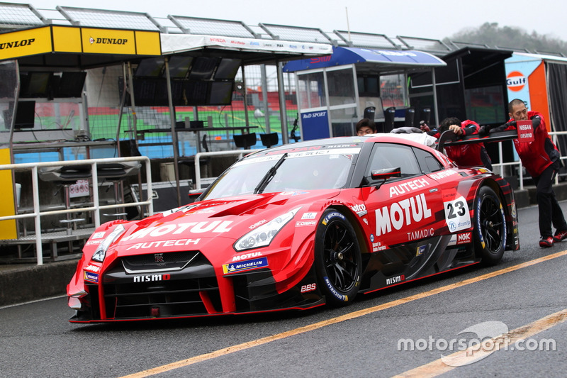 #23 MOTUL AUTECH GT-R