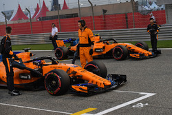 Гонщики McLaren Фернандо Алонсо и Стоффель Вандорн