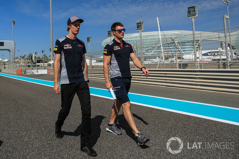 Brendon Hartley, Scuderia Toro Rosso walks the track
