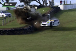 #55 Ginetta G55 GT4: Rio Nugara in a huge crash