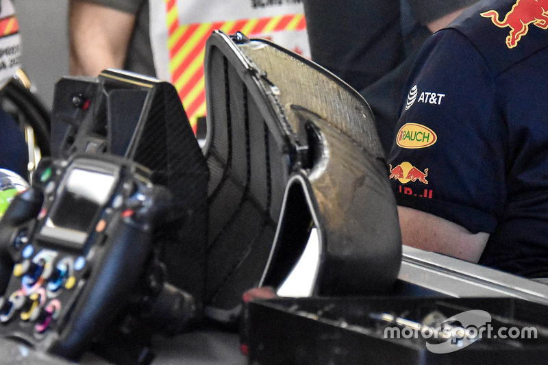 Daniel Ricciardo, Red Bull Racing RB14's engine intake plenum