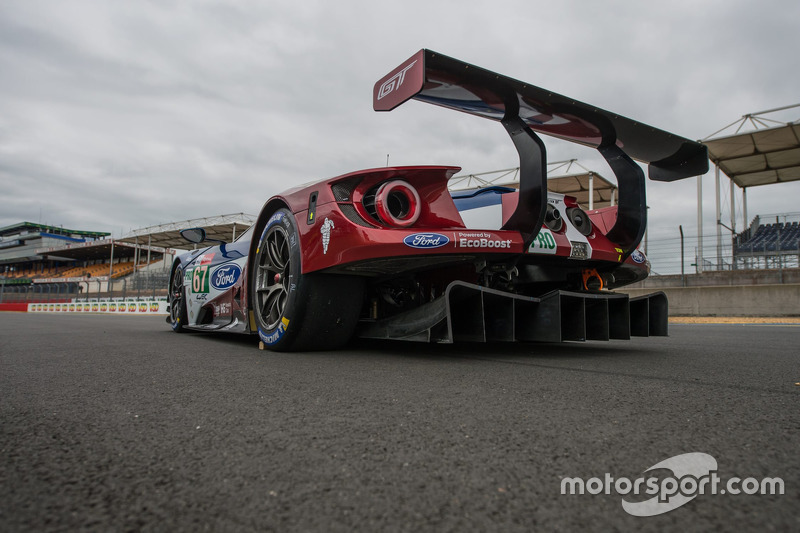 #67 Ford Chip Ganassi Racing Ford GT