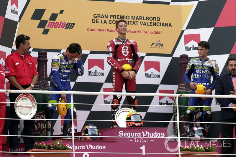 Podio: il vincitore della gara Manuel Poggiali, il secondo classificato Toni Elias, il terzo classificato Dani Pedrosa