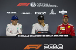 Обладатель поула Льюис Хэмилтон, второе место – Валттери Боттас, Mercedes AMG F1, третье место – Себастьян Феттель, Ferrari