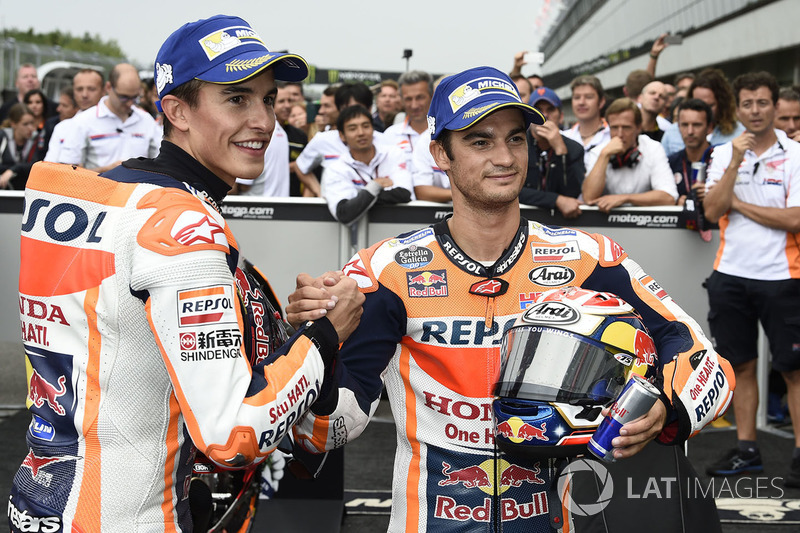 <img src="http://cdn-1.motorsport.com/static/custom/car-thumbs/MOTOGP_2017/BIKES/Honda.png" width="80" /> Repsol Honda Team