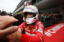 Sebastian Vettel, Ferrari, celebra el segundo lugar en parc ferme