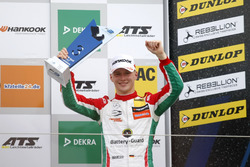 Podium : le troisième Maximilian Günther, Prema Powerteam, Dallara F317 Mercedes-Benz