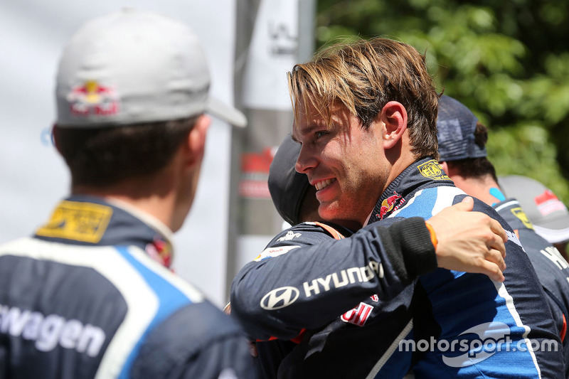 Il vincitore Andreas Mikkelsen, Volkswagen Motorsport