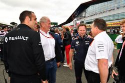 Cyril Abiteboul, Managing Director de Renault Sport F1, Dr. Helmut Marko, Red Bull Motorsport consul