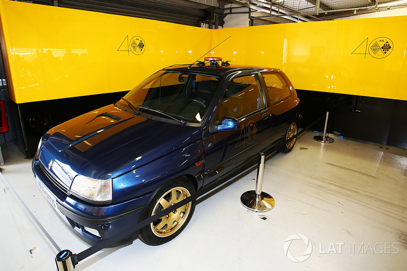 Renault Sport F1 Team F1 Historic Clio Wiliams