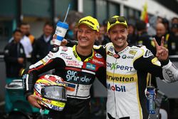 Il vincitore della gara Dominique Aegerter, Kiefer Racing, il secondo classificato Thomas Luthi, CarXpert Interwetten