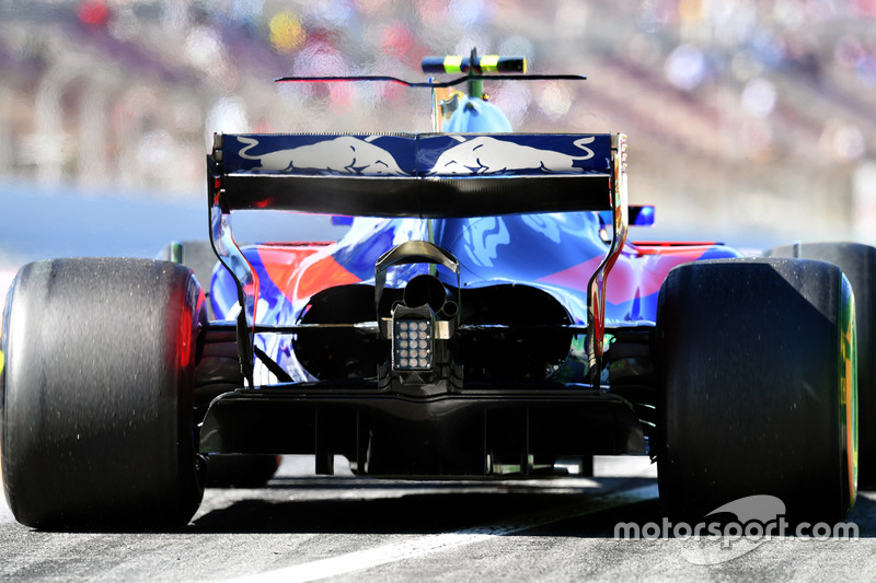 Detalle de alerón trasero de Carlos Sainz Jr., Scuderia Toro Rosso STR12