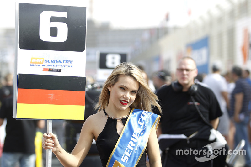 Grid girl