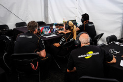 Le journaliste de Motorsport.com, René Fagnan, assiste à l'ePrix de Montréal avec les membres de l'équipe Dragon Racing