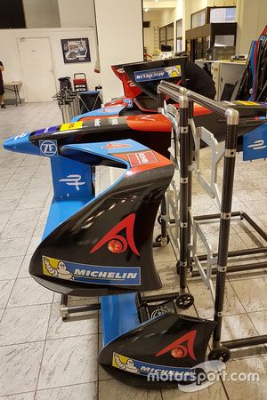 L'officina del Team Venturi