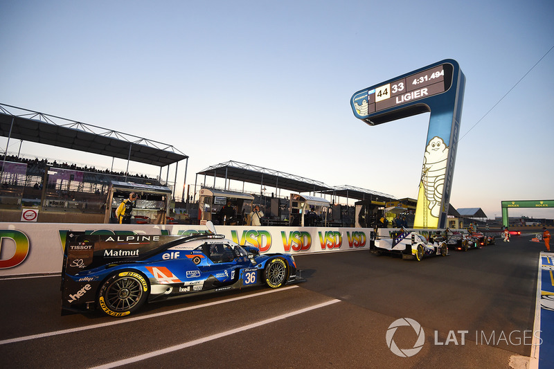 #36 Signatech Alpine A470 Gibson: Gustavo Menezes, Romain Dumas, Matt Rao
