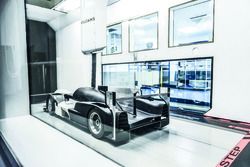 Ginetta P1 in de windtunnel