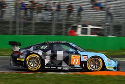 #77 Dempsey Proton Competition Porsche 911 RSR: Christian Ried, Matteo Cairoli, Marvin Dienst