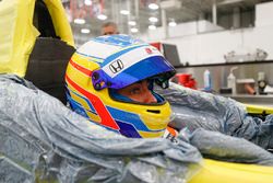 Fernando Alonso moule son baquet