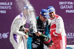 Podium: race winner Sébastien Buemi, Renault e.Dams, second place Jose Maria Lopez, DS Virgin Racing