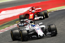Felipe Massa, Williams FW40, Sebastian Vettel, Ferrari SF70H