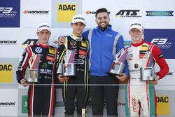 Podyum: Yarış galibi Lando Norris, Carlin, 2. Joel Eriksson, Motopark, 3. Maximilian Günther, Prema