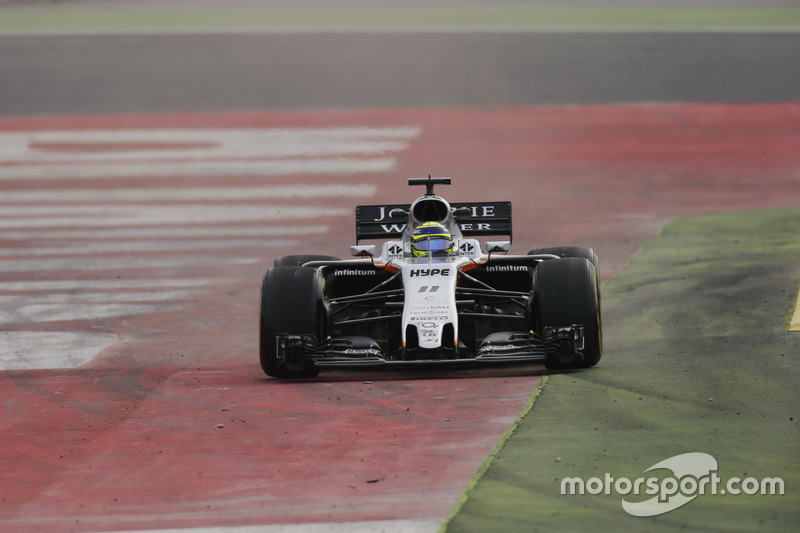 Sergio Perez, Force India VJM10, sort large
