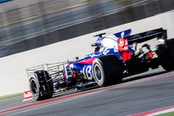 Daniil Kvyat, Scuderia Toro Rosso STR12 running sensor equipment