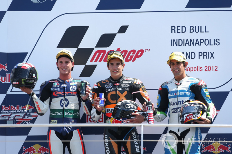 Podio: 1º Marc Márquez, 2º Pol Espargaró, 3º Julián Simón