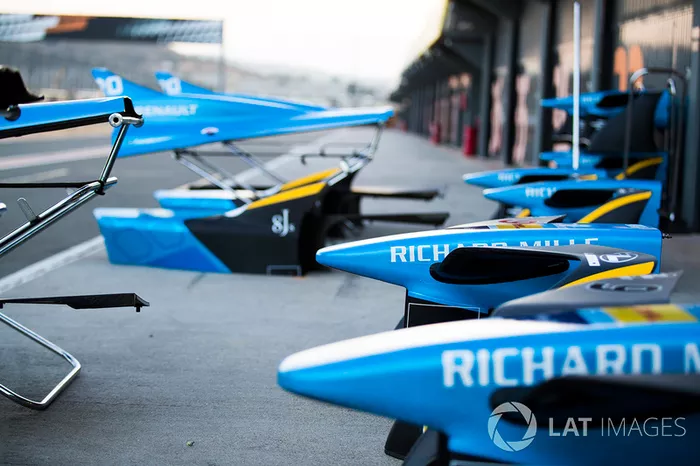 Renault e.dams nosecones