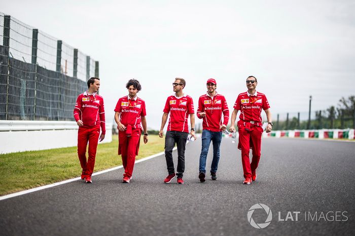 Sebastian Vettel, Ferrari, Antonio Giovinazzi, Ferrari y Riccardo Adami, ingeniero de carrera de Ferrari