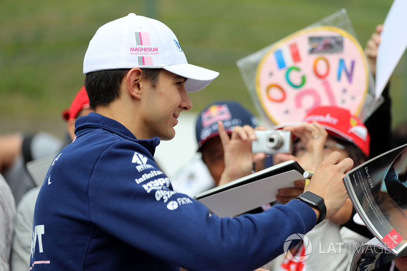 Esteban Ocon, Sahara Force India F1 signs autographs for the fans