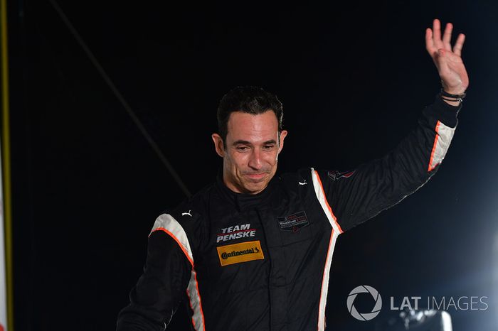 Ao lado de Juan Pablo Montoya e Simon Pagenaud, Helio Castroneves conseguiu a terceira colocação.